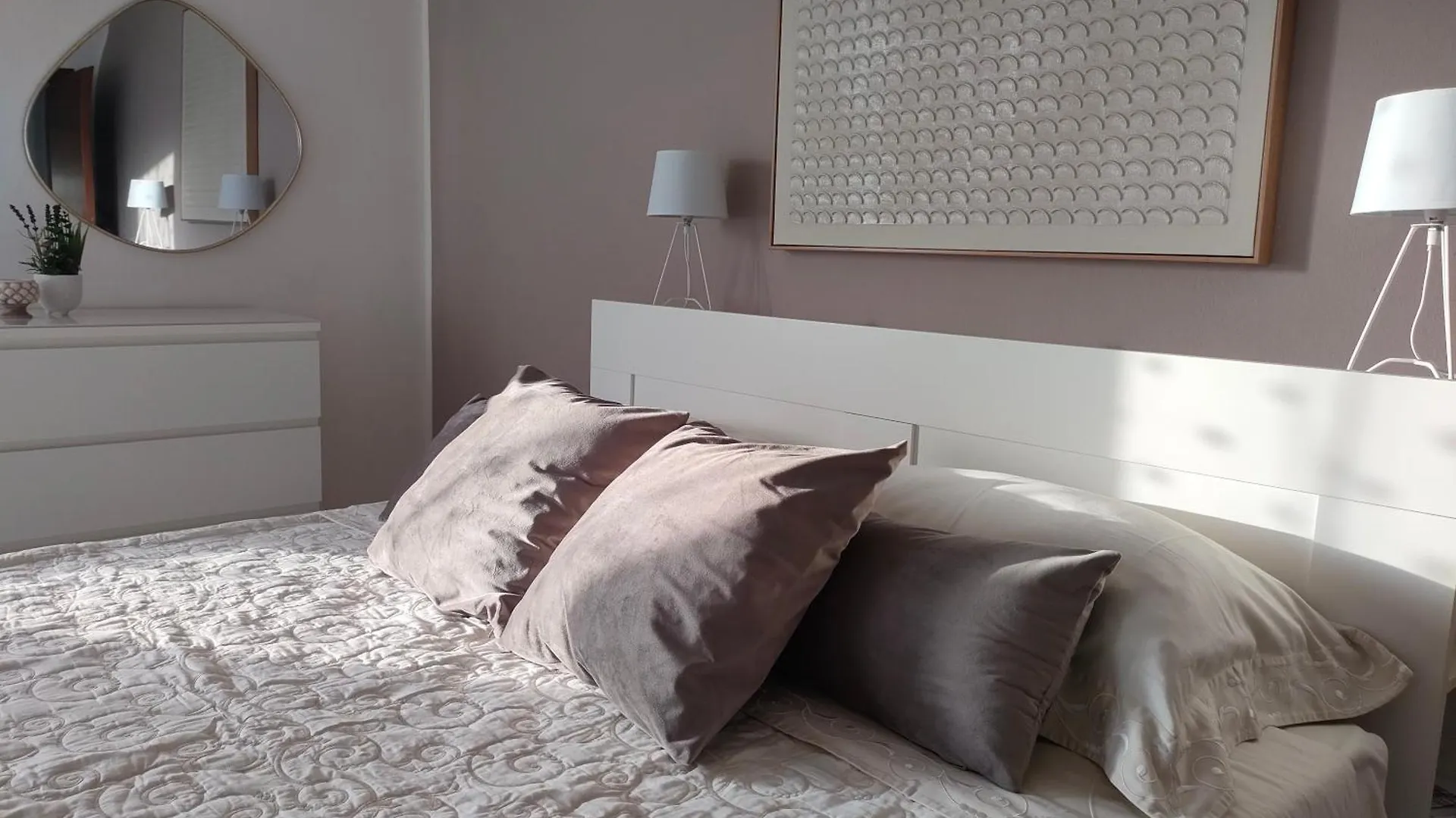 D\'Amelio Sweet Home location